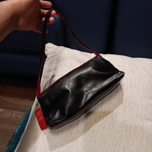 Vintage Victoria Secret Black Small Handbag With Red Lining CL - Picture 4 of 6